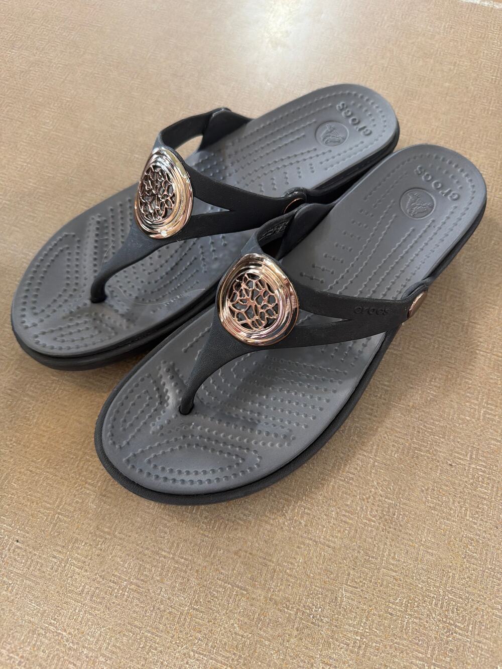 Crocs Sanrah Wedge Sandals women's size 8